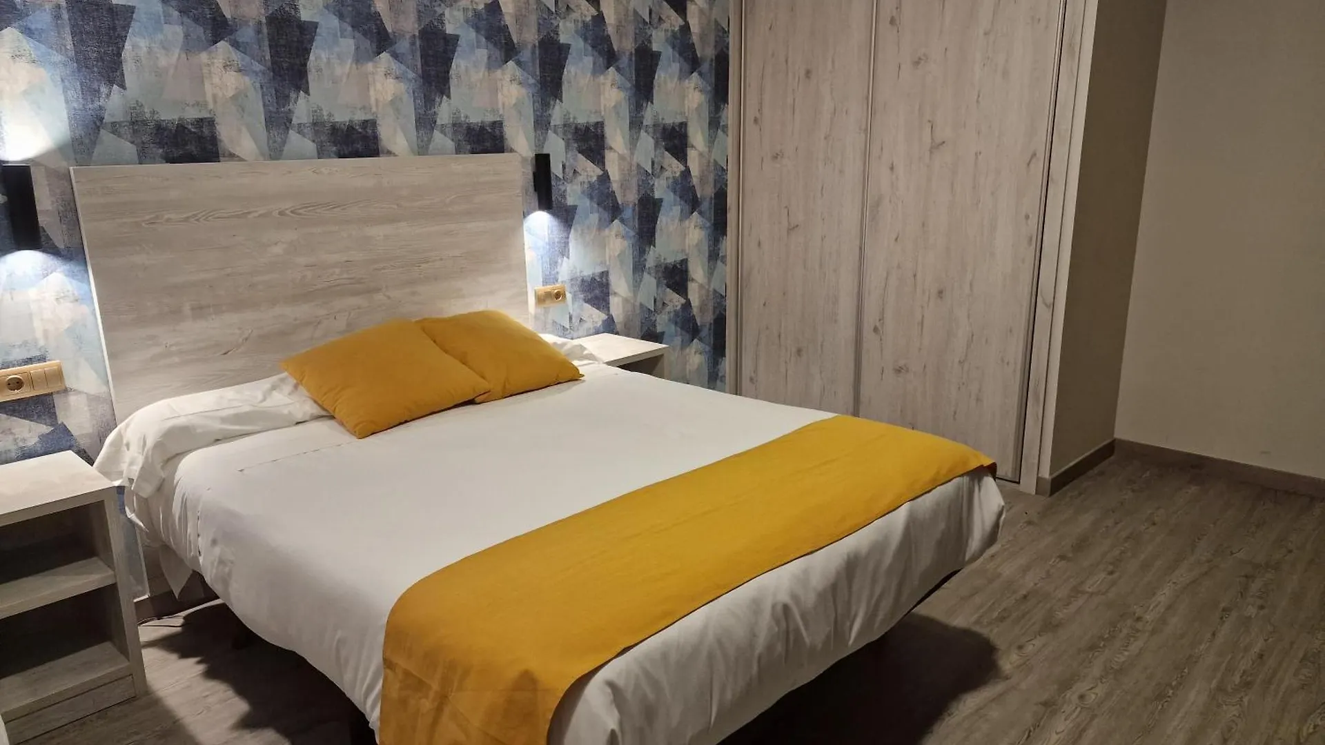 Hotel La Duquesa Pinos Genil 3*,  España